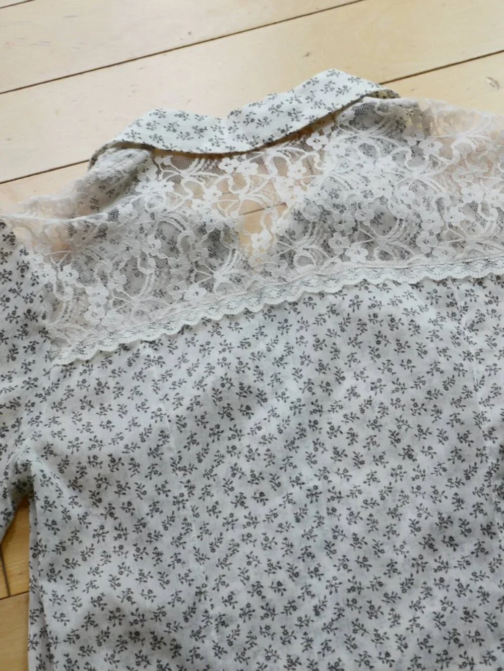 FREE PEOPLE Women's Sheer Floral Button Up Long Sleeve Lace Inserts Size S